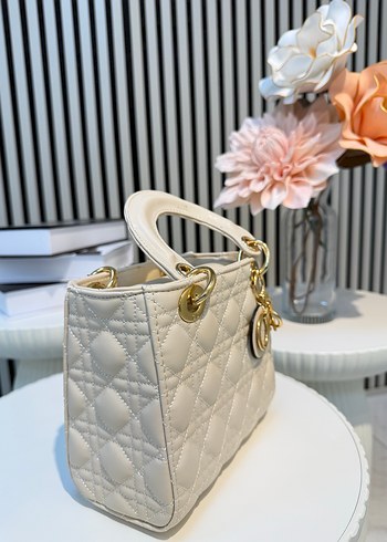 Zincir Detaylı Beyaz Deri Kadın Çanta - Görsel 3