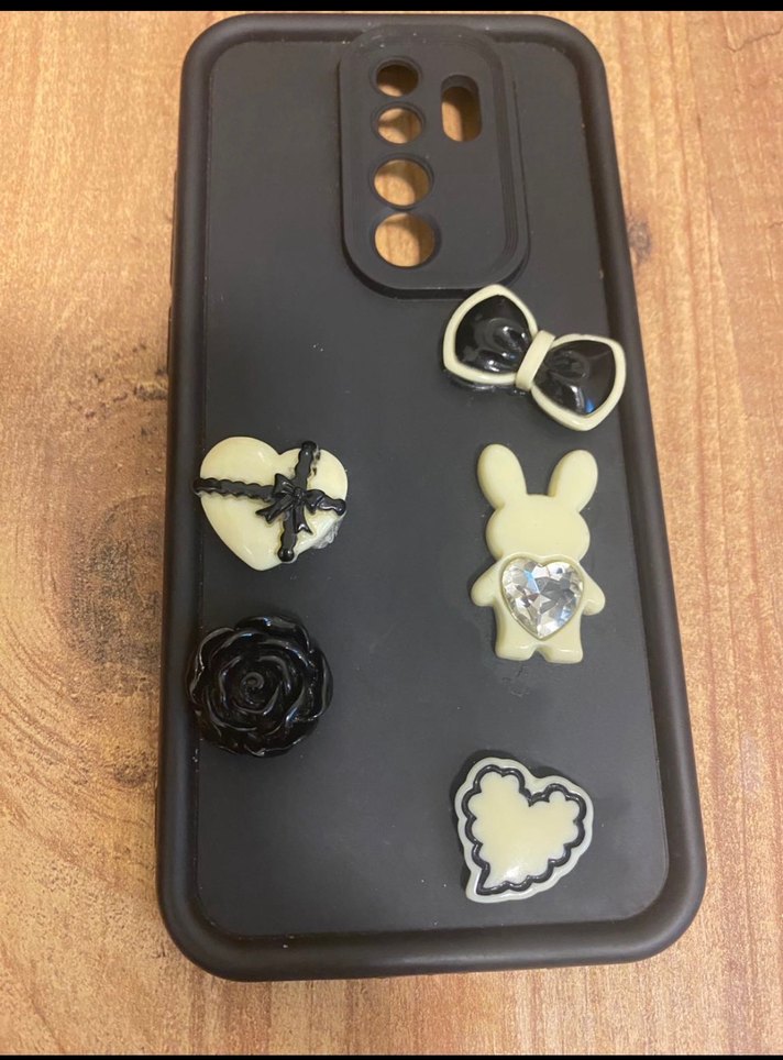 Düğmeli Siyah Gotik Telefon Kılıfı - Görsel 3