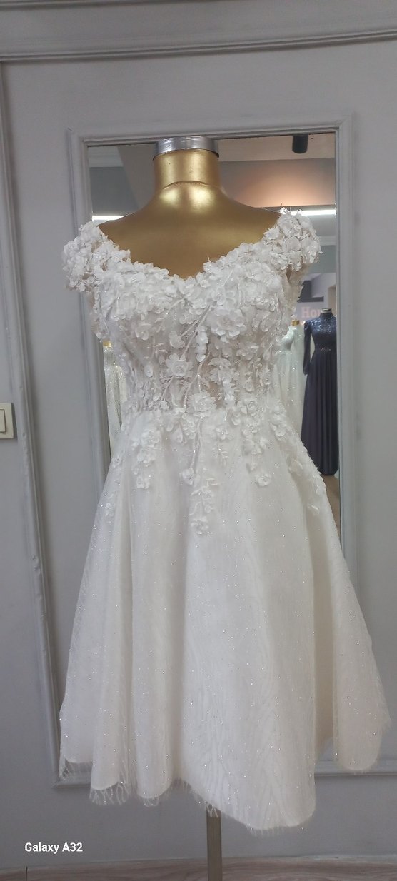 V Yaka A Kesim Beyaz Gelinlik - Görsel 3