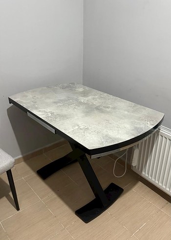 Gri Beyaz Desenli Çağdaş Yemek Masası - Görsel 5