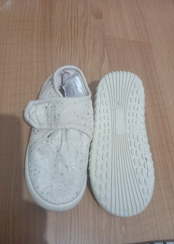 Beyaz Kız çocuk 28 numara panduf çok rahat yumuşak tabanlıdır - Görsel 2