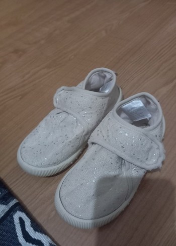 Beyaz Kız çocuk 28 numara panduf çok rahat yumuşak tabanlıdır - Görsel 3