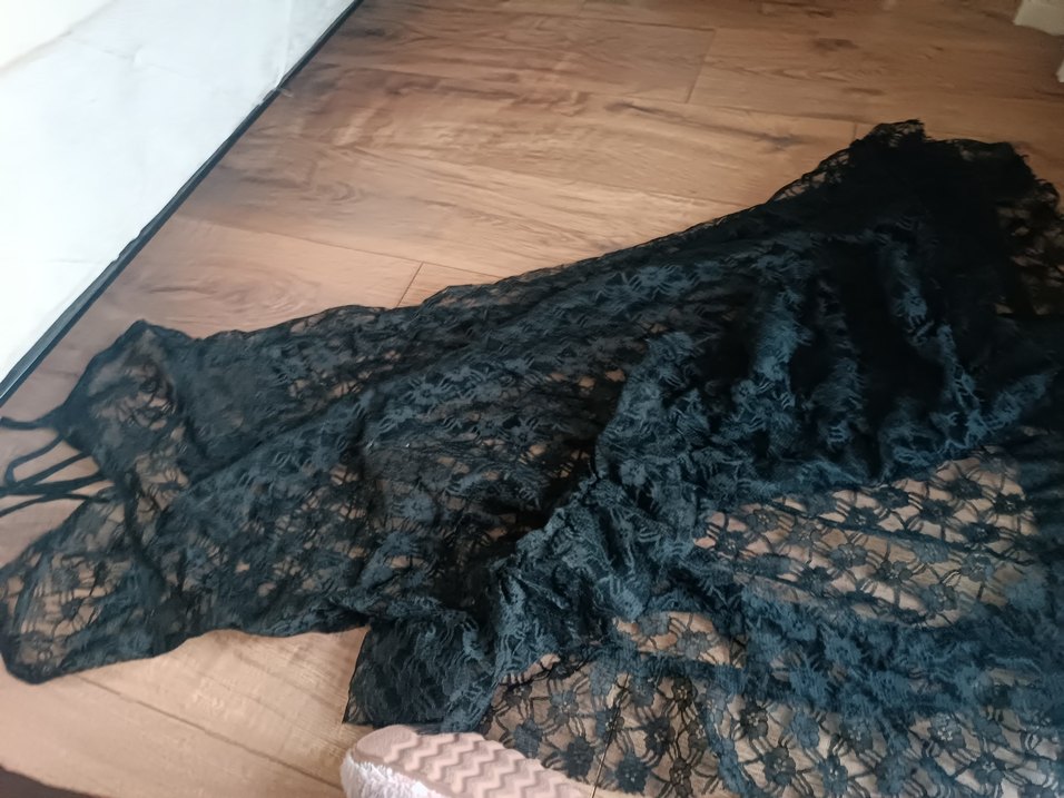 siyah dantel yırtmaçlı uzun gecelik - Görsel 2