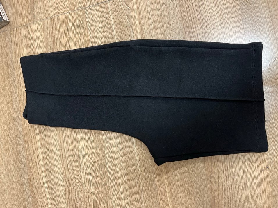 Kadın Siyah Pilili Kumaş şort - Görsel 2