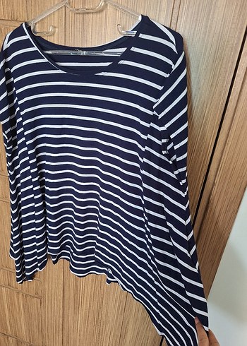 Çizgili Lacivert  kısa  Kollu Bluz - Görsel 3