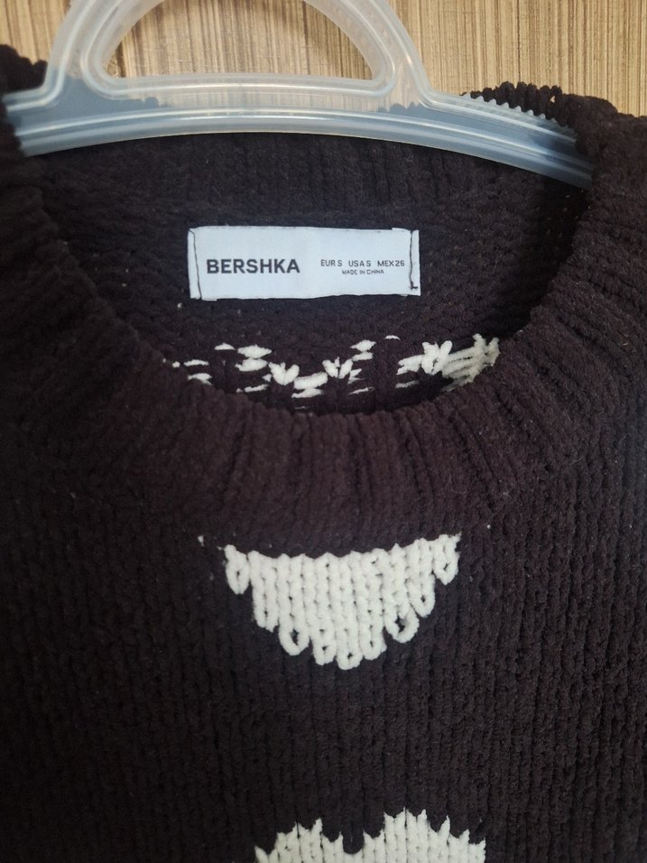 Siyah Beyaz Kalp Desenli Triko Kazak - Görsel 2