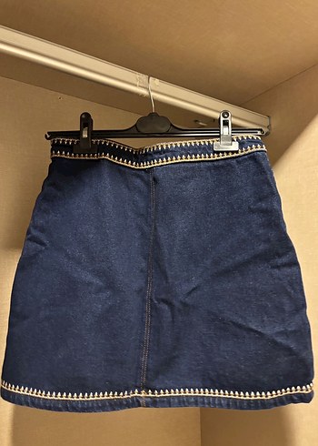 Düğmeli Nakışlı Koyu Mavi Mini Kot Etek - Görsel 2