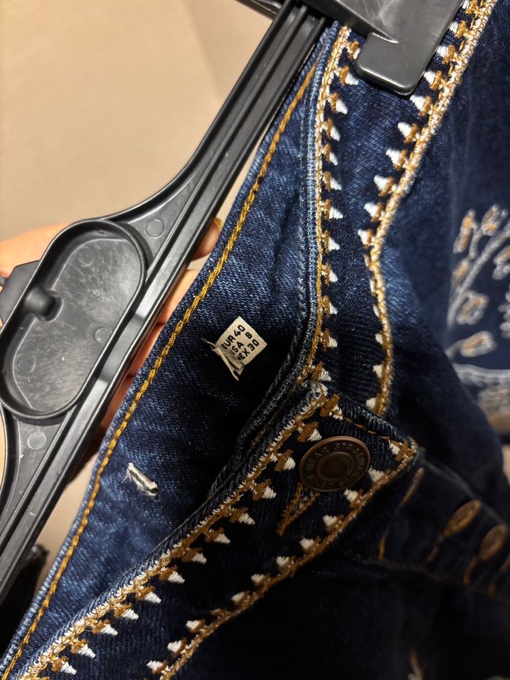 Düğmeli Nakışlı Koyu Mavi Mini Kot Etek - Görsel 3