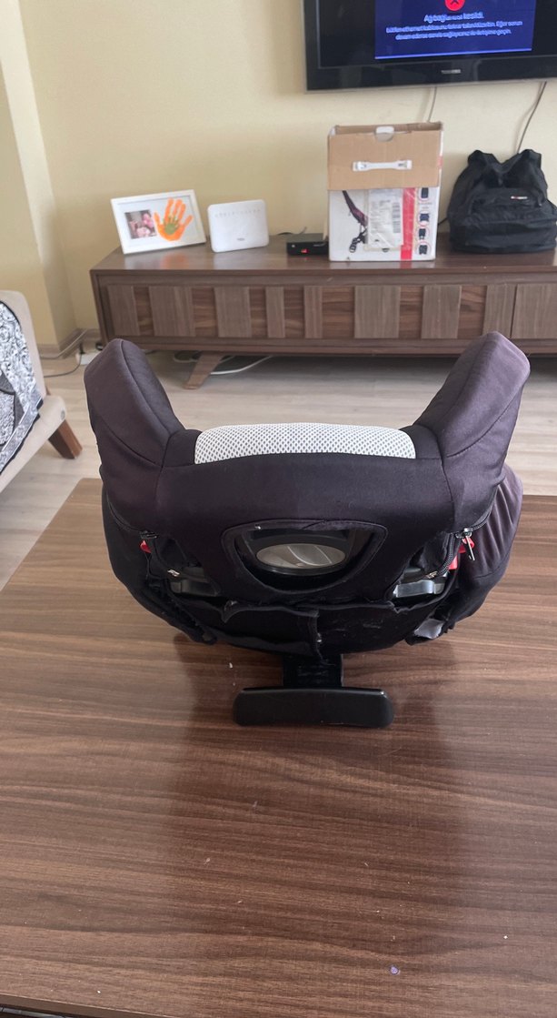 Gri-siyah çocuk araba koltuğu Chicco - Görsel 3