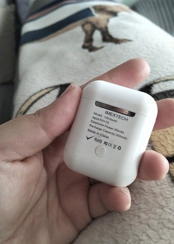 Beyaz Kablosuz Kulaklık ve Şarj Kutusu - Görsel 5