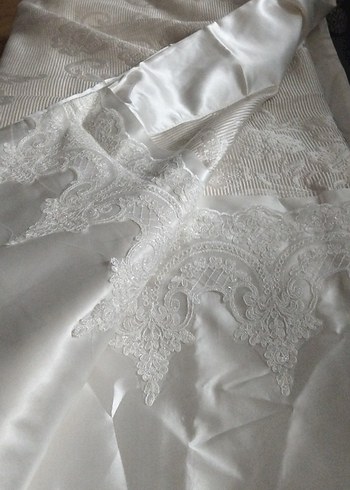 Nakışlı Beyaz yatak örtüsü - Görsel 4