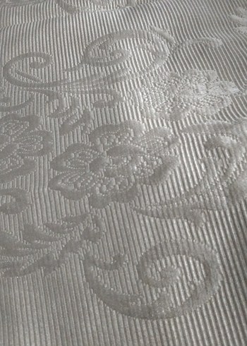 Nakışlı Beyaz yatak örtüsü - Görsel 2