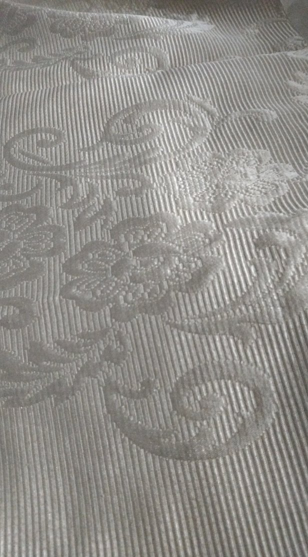 Nakışlı Beyaz yatak örtüsü - Görsel 2