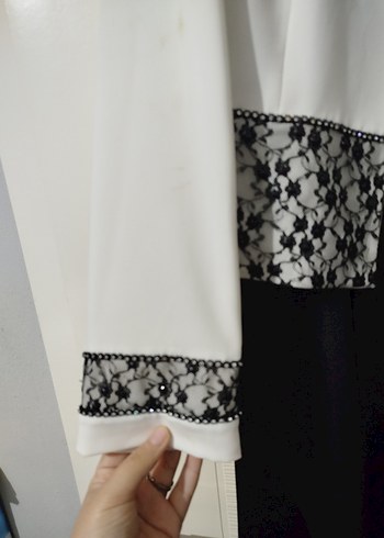 Klasik Nakışlı Beyaz Siyah Uzun Elbise - Görsel 3