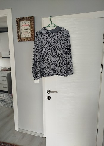 Gri Leopar Desenli Uzun Kollu Kadın Bluz - Görsel 2