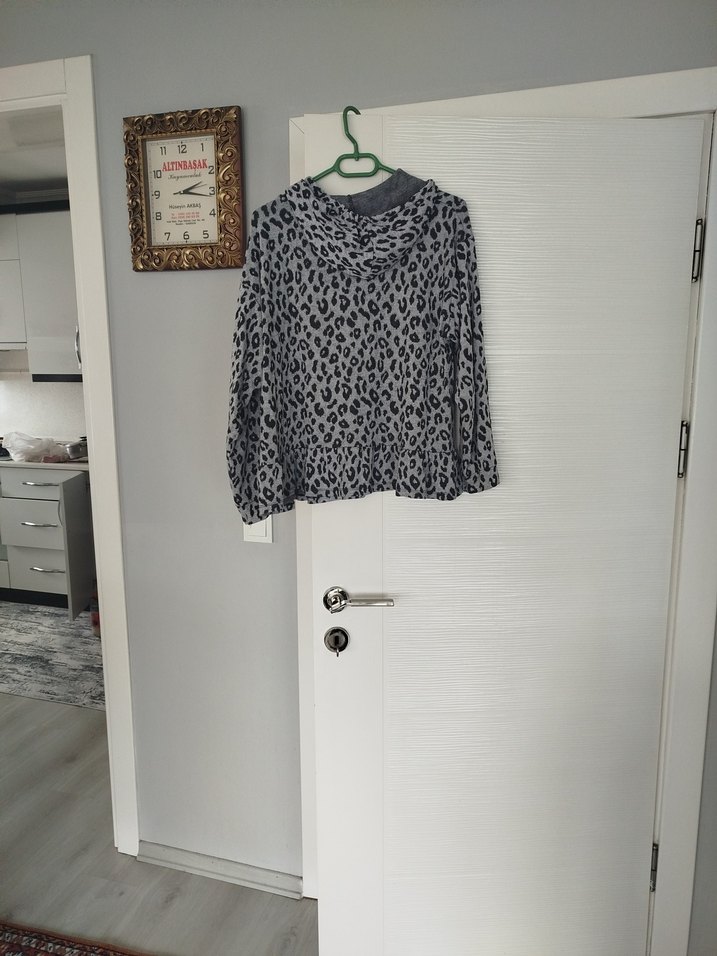 Gri Leopar Desenli Uzun Kollu Kadın Bluz - Görsel 2