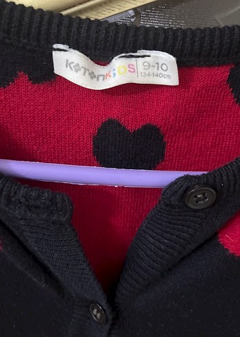 Kırmızı Kalp Desenli Siyah Hırka - Görsel 2