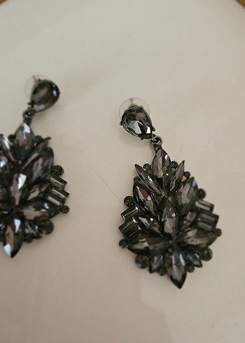 Gri Taş Detaylı Küpe - Görsel 4