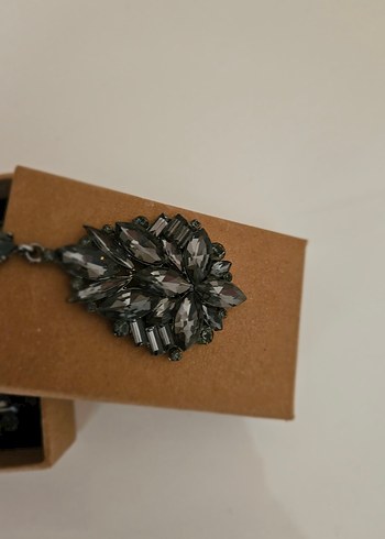 Gri Taş Detaylı Küpe - Görsel 2