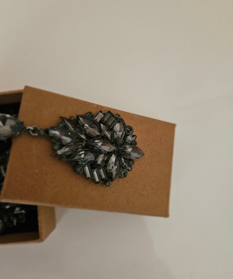 Gri Taş Detaylı  Küpe - Görsel 2