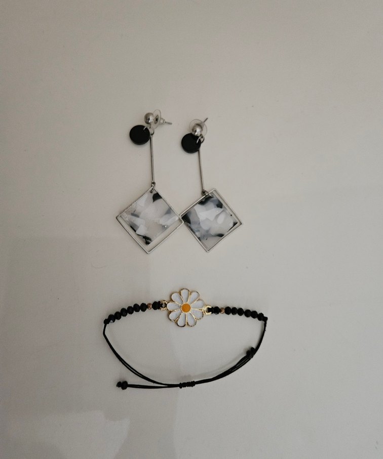 Minimalist Gri Beyaz Çiçekli Boncuklu Takı Seti - Görsel 2