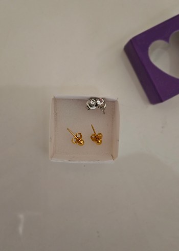 Altın ve Gümüş Renkli Mini Top Küpeler - Görsel 2