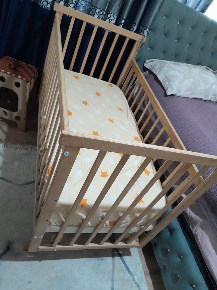 Beyaz Ahşap Bebek Beşiği Tül Perdeyle - Görsel 4