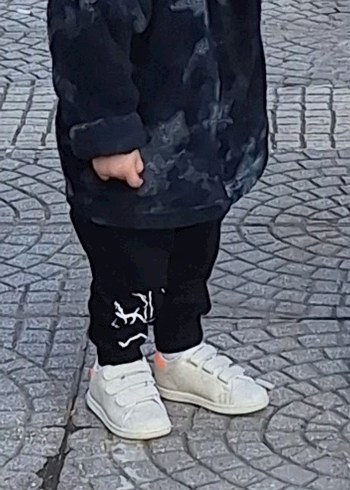 adidas Desenli Spor Ayakkabı - Görsel 3