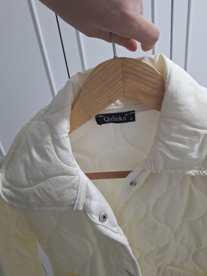 Düğmeli Beyaz Kısa Kadın Ceket - Görsel 2