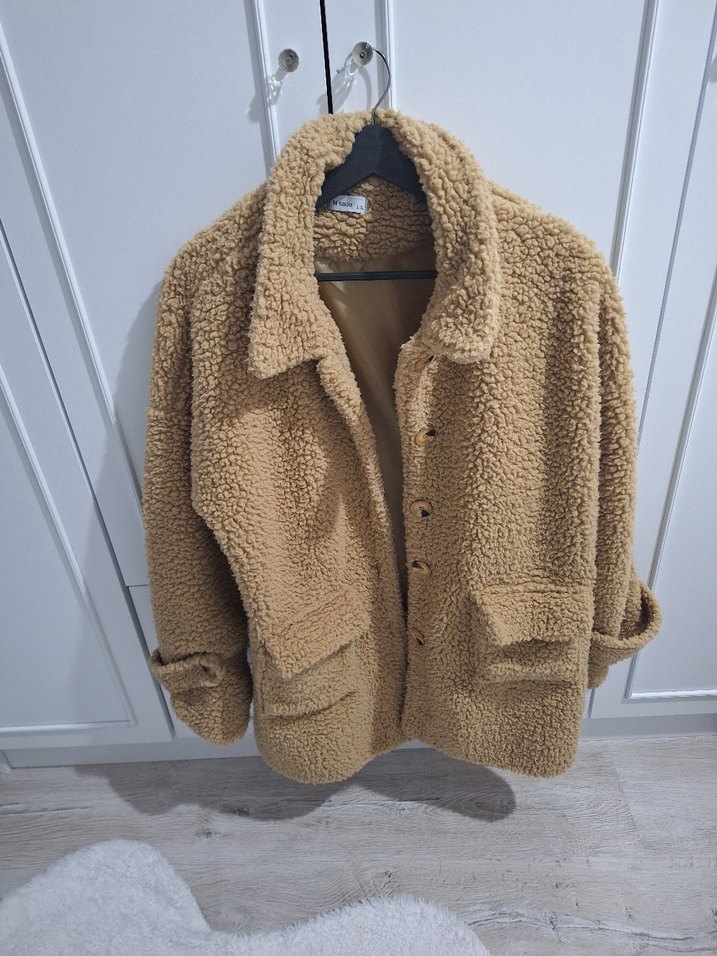 Düğmeli Bej Kadın Peluş Ceket - Görsel 2