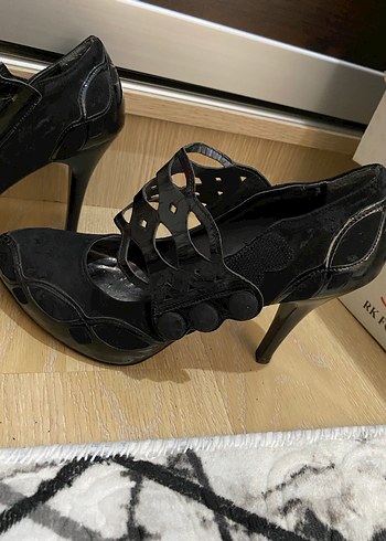 Tokalı Siyah Gotik Yüksek Topuklu Stiletto - Görsel 2