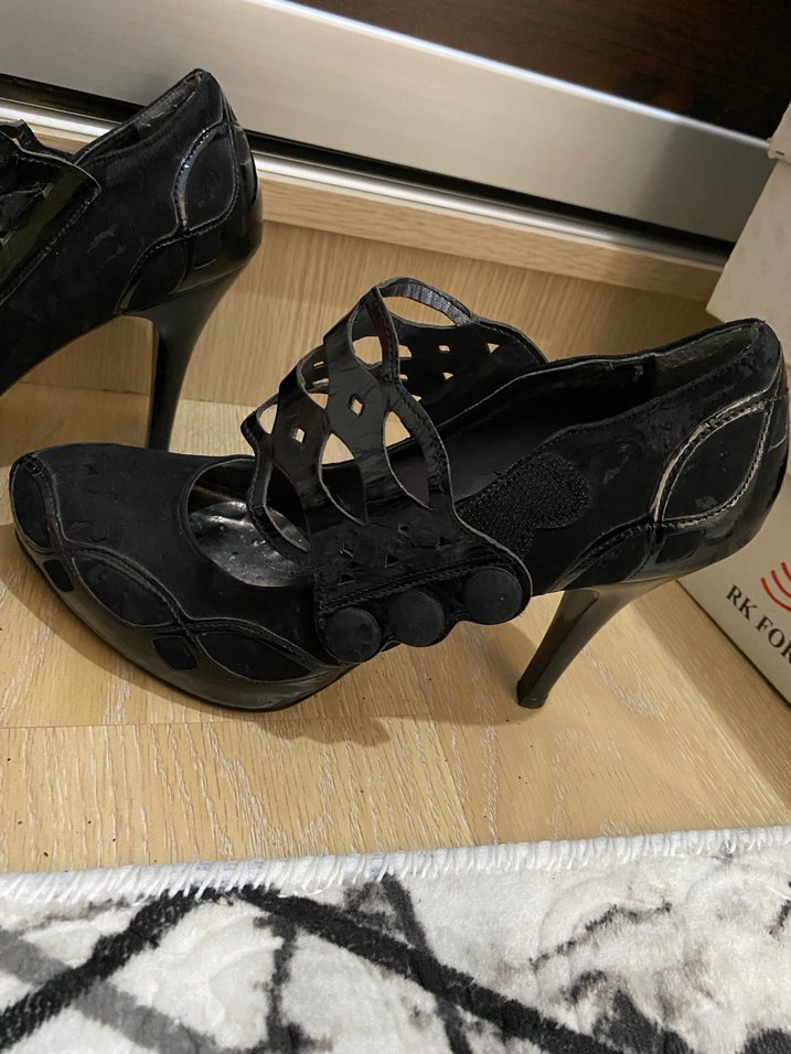 Tokalı Siyah Gotik Yüksek Topuklu Stiletto - Görsel 2