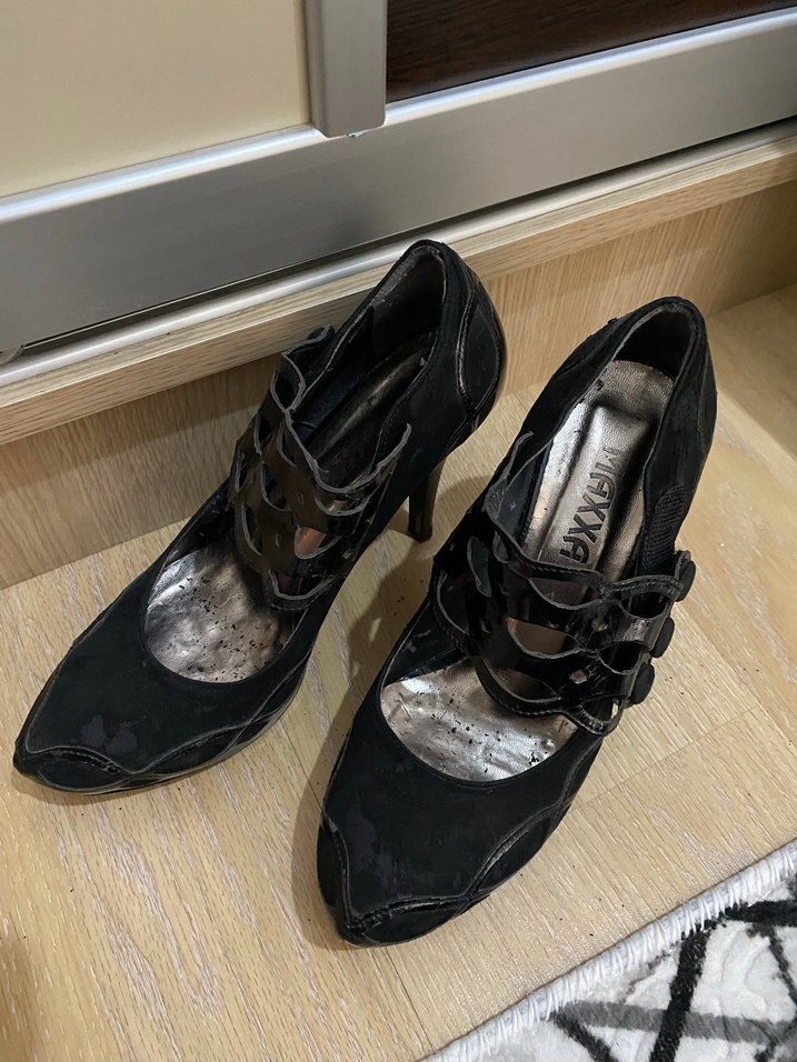 Tokalı Siyah Gotik Yüksek Topuklu Stiletto - Görsel 4