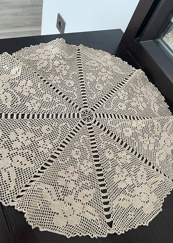 El Yapımı Bohem Dantel Masa Örtüsü