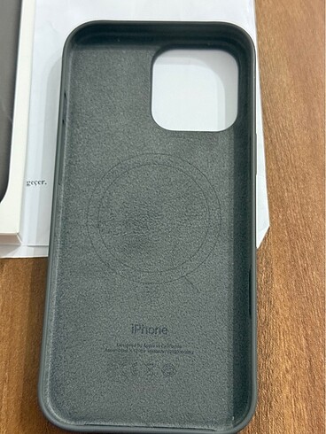 Beden İPhone 16 pro Max orijinal magsafe kılıf