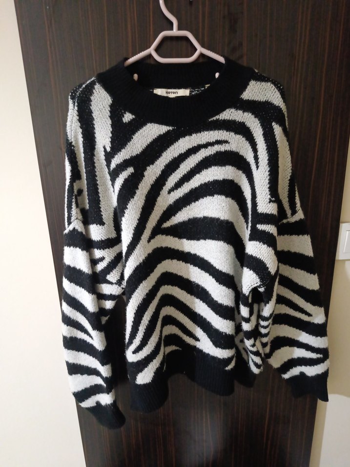 Zebra Desenli Kadın Kazak - Görsel 3