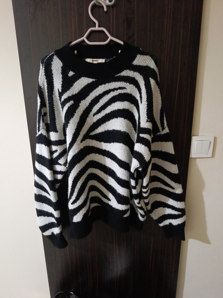 Zebra Desenli Kadın Kazak - Görsel 5