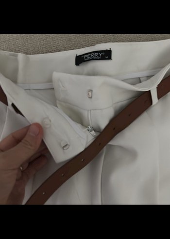 Beyaz Midi Kumaş Pantolon Yırtmaçlı - Görsel 4