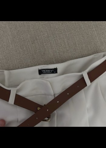 Beyaz Midi Kumaş Pantolon Yırtmaçlı - Görsel 3