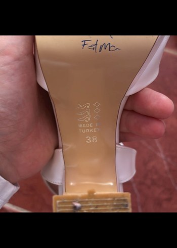 Beyaz Tokalı Kadın Topuklu Ayakkabı - Görsel 3