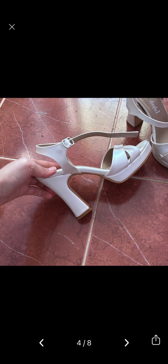 Beyaz Tokalı Kadın Topuklu Ayakkabı - Görsel 4