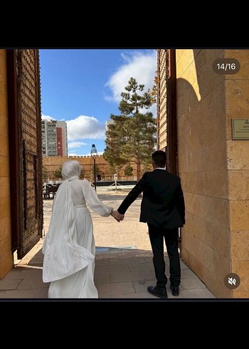 Beyaz Uzun Kollu Nişan Elbisesi - Görsel 3