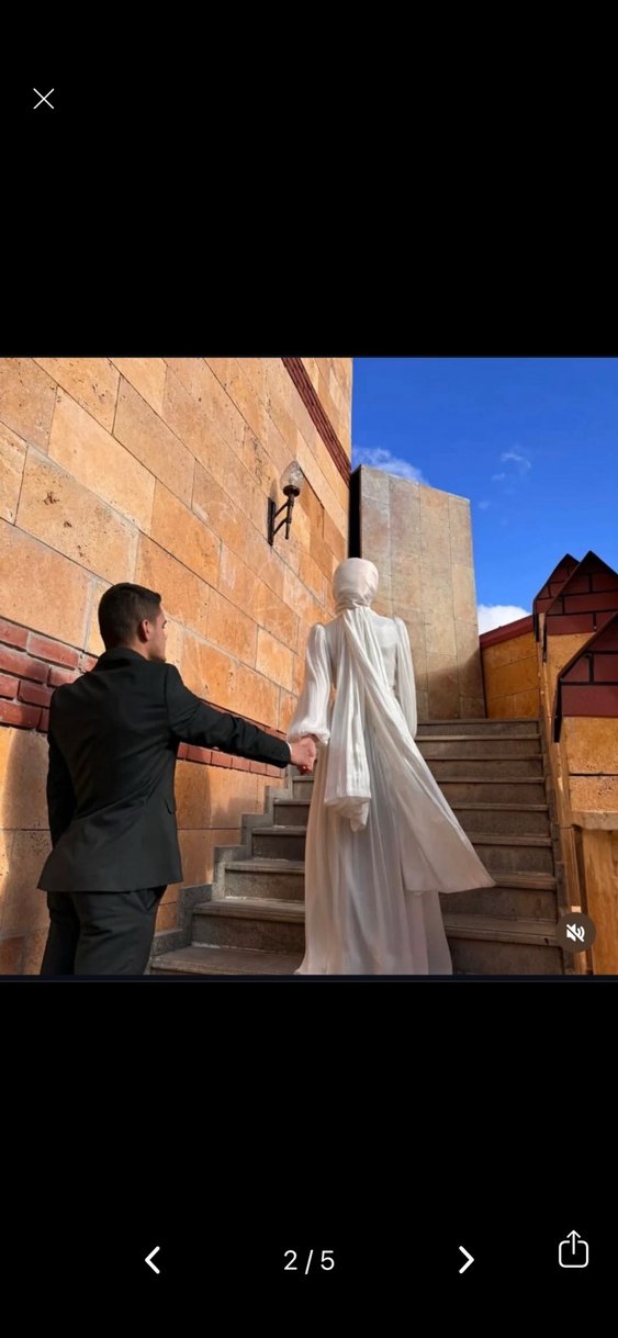 Beyaz Uzun Kollu Nişan Elbisesi - Görsel 2