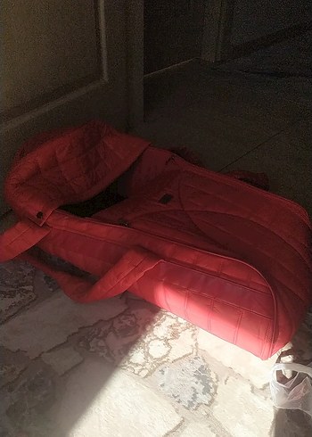 Kırmızı Parlak anne kucağı - Görsel 3