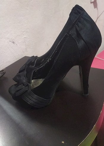 Siyah Fiyonklu Gotik Yüksek Topuklu Kadın Ayakkabı - Görsel 2