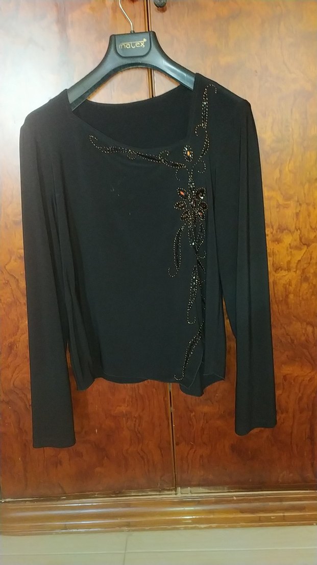 Siyah İşlemeli Uzun Kollu Gotik Bluz - Görsel 2