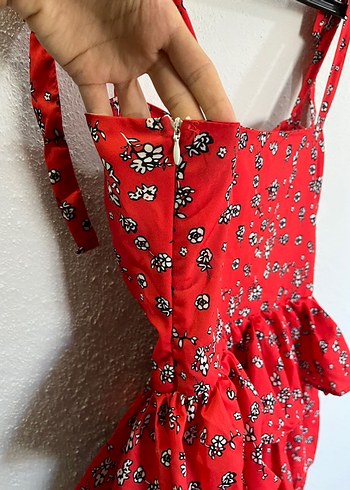 Kırmızı Çiçekli Fırfırlı Mini Elbise - Görsel 5