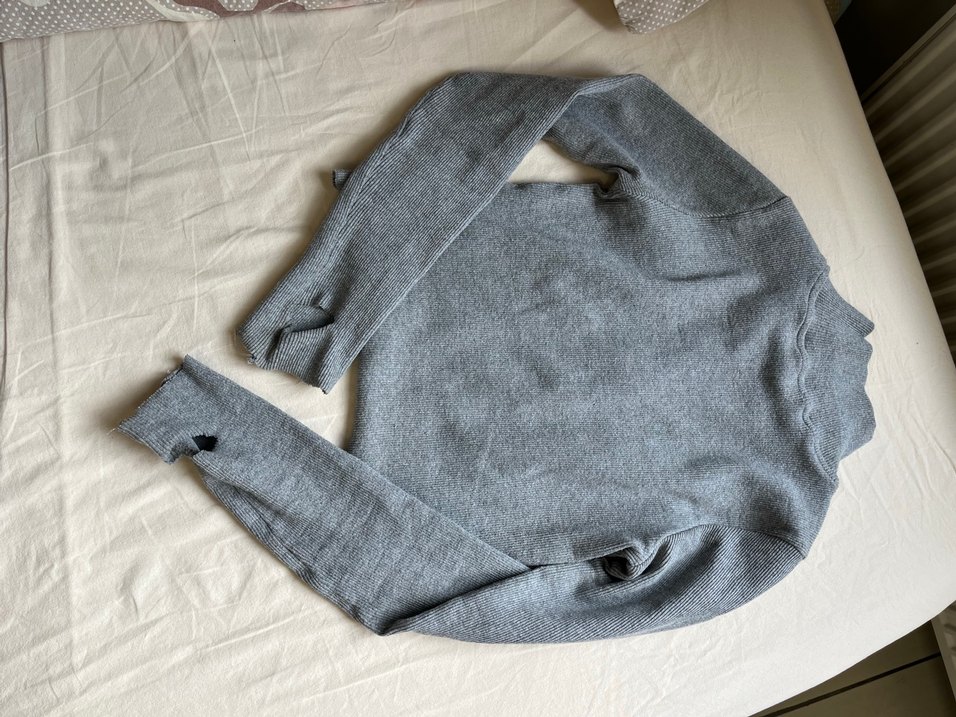 Gri V Yaka Uzun Kollu Kadın Bluz - Görsel 4