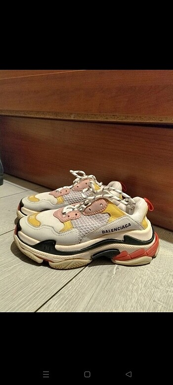 Sıfıra yakın Balenciaga