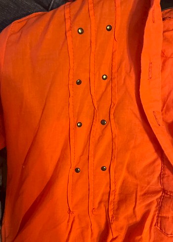 Yavruağzı Kısa Kollu Düğmeli Kadın Gömlek - Görsel 3